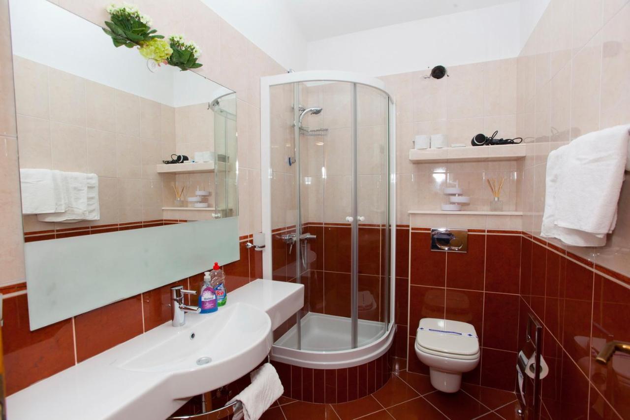 Villa Alesa Tucepi Bagian luar foto