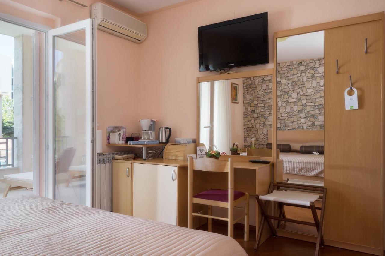 Villa Alesa Tucepi Bagian luar foto