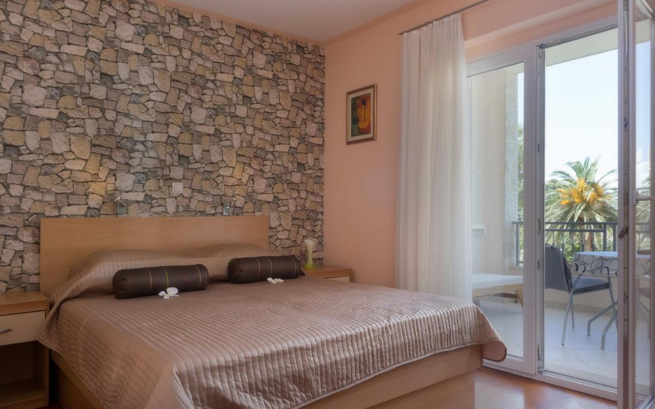 Villa Alesa Tucepi Bagian luar foto