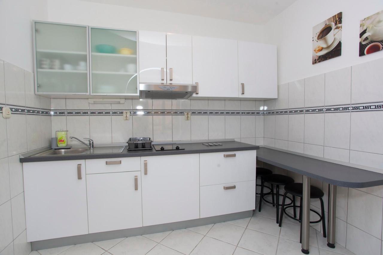 Villa Alesa Tucepi Bagian luar foto