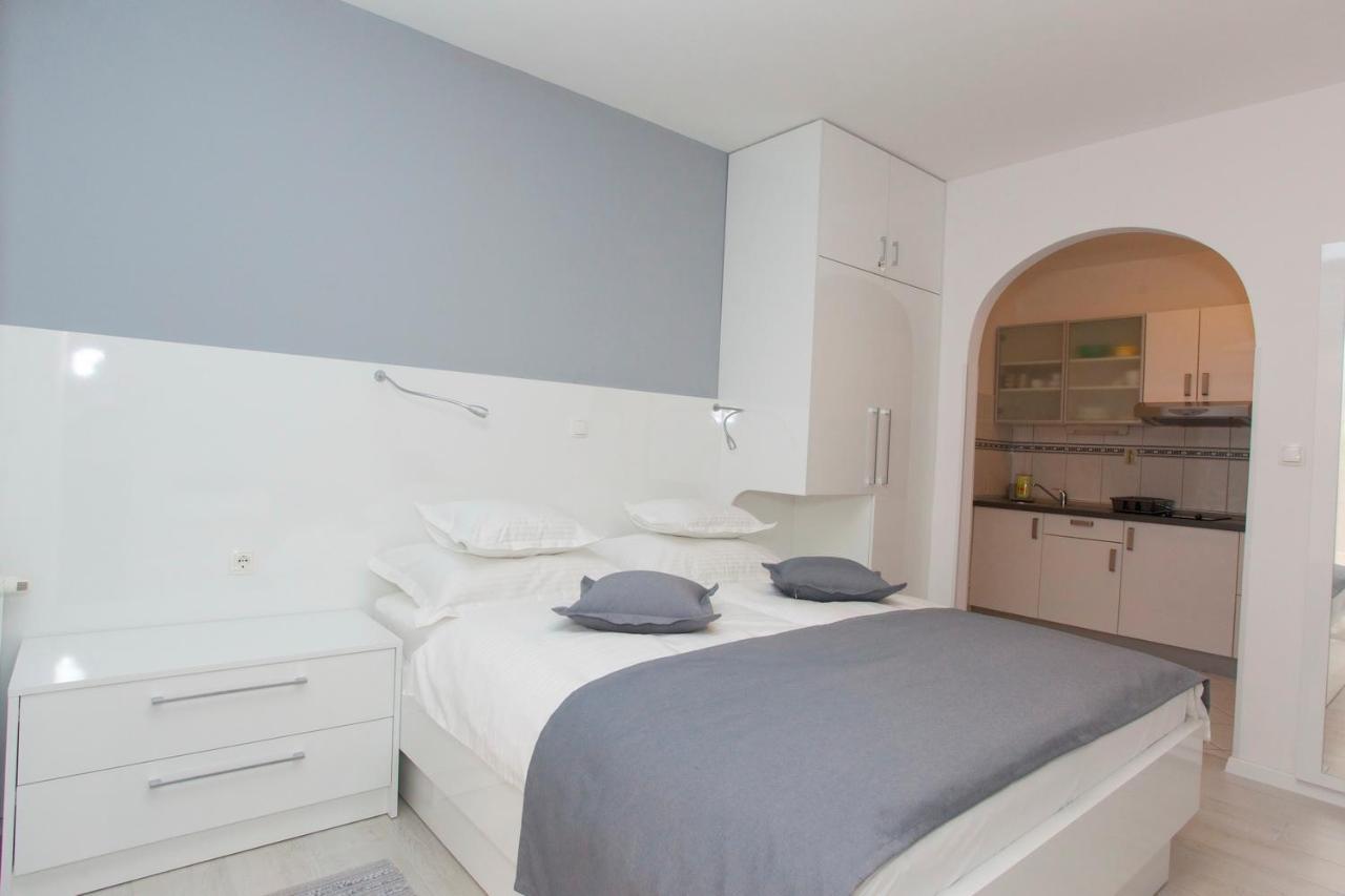 Villa Alesa Tucepi Bagian luar foto