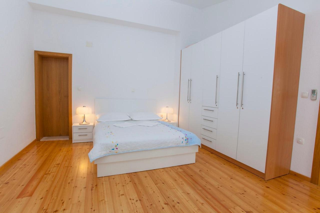 Villa Alesa Tucepi Bagian luar foto