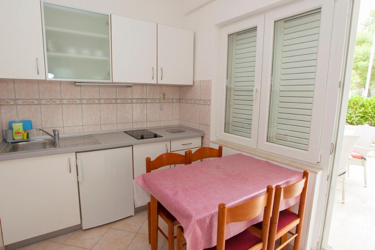 Villa Alesa Tucepi Bagian luar foto