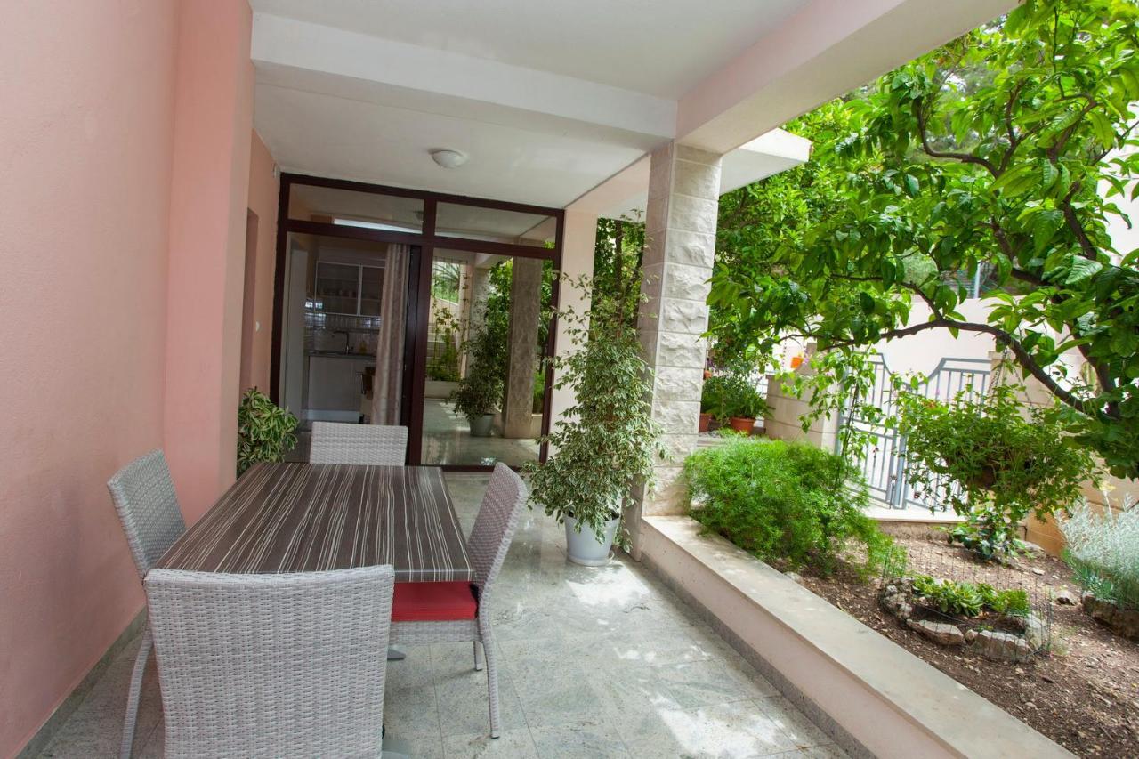 Villa Alesa Tucepi Bagian luar foto