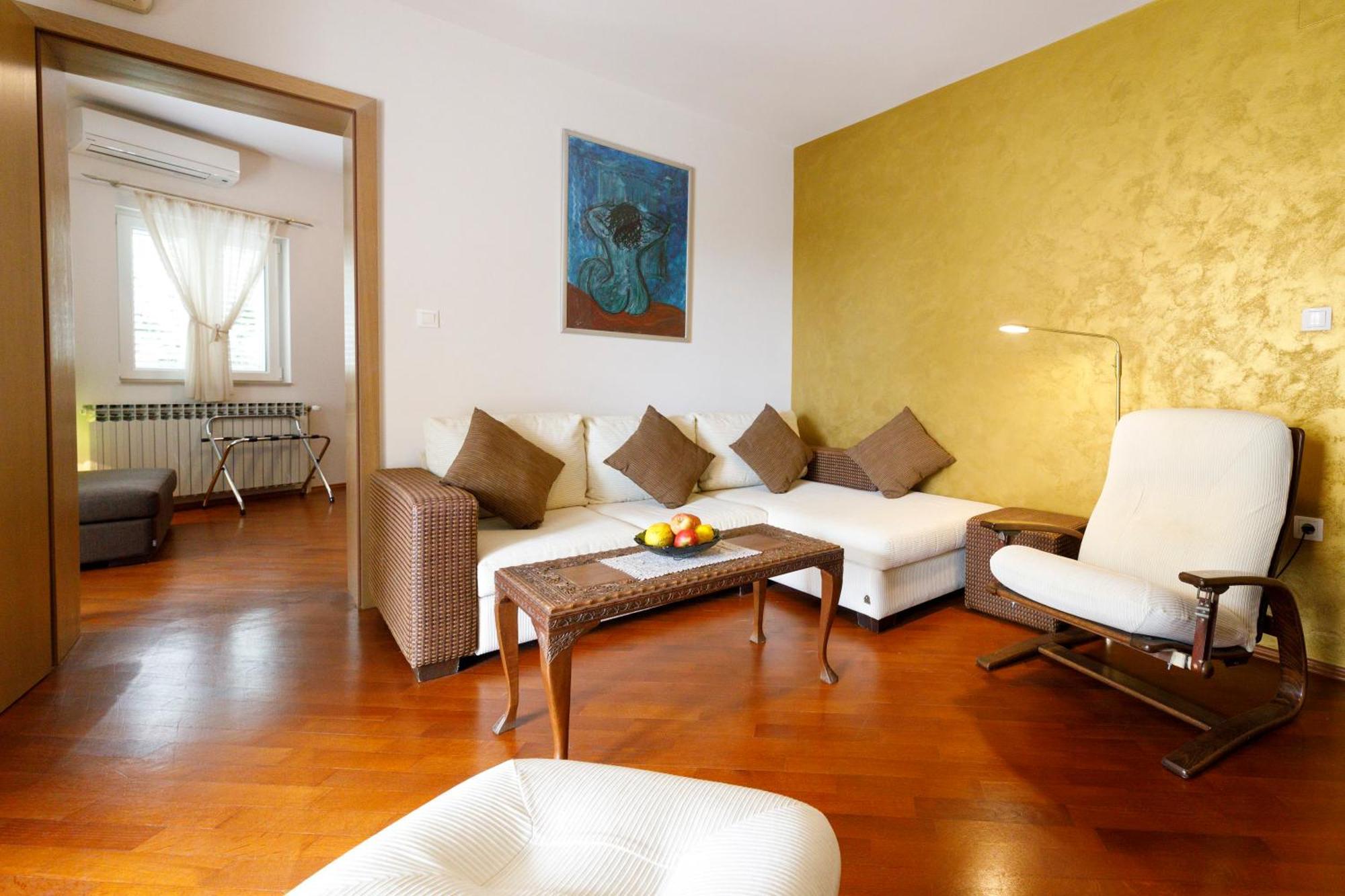 Villa Alesa Tucepi Bagian luar foto