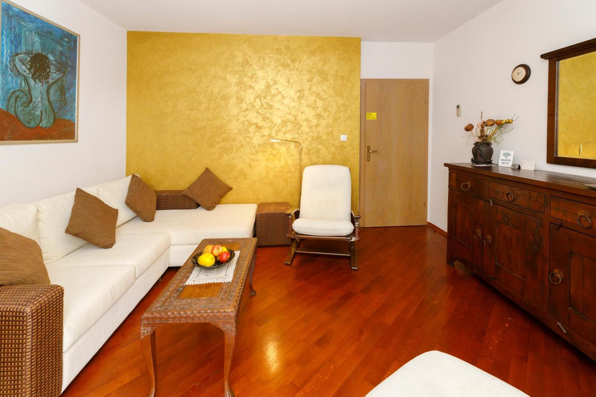 Villa Alesa Tucepi Bagian luar foto